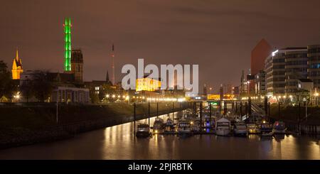 Innenhafen harbour, Duisburg, Ruhr, Rhénanie du Nord-Westphalie, Allemagne Banque D'Images