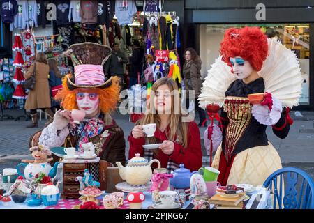 Mad Hatter's Tea Party at Camden Lock Banque D'Images