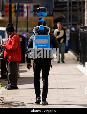 Sac à dos Street View Trekker de Google utilisé à Golden Square, Londres. Banque D'Images