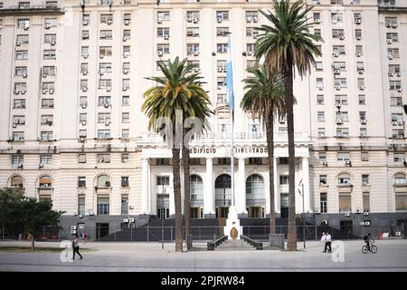 14 mars 2023, Buenos Aires, Argentine: Bâtiment Libertador, quartier général du ministère argentin de la Défense. Banque D'Images