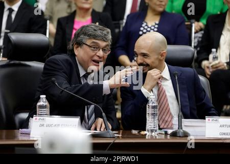 Mexico, Mexique. 3rd avril 2023. Les conseillers électoraux, Uuc - Kib Espadas et Arturo Castillo lors de la session de l'Institut National Electoral à Mexico. Sur 3 avril 2023 à Mexico, Mexique (Credit image: © Luis Barron/eyepix via ZUMA Press Wire) USAGE ÉDITORIAL SEULEMENT! Non destiné À un usage commercial ! Banque D'Images