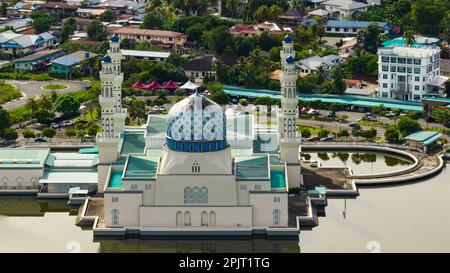 Mosquée Bandaraya Kota Kinabalu à Likas Kota Kinabalu, Sabah, Bornéo. Banque D'Images