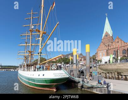 Alexander von Humboldt bateau-phare maintenant hôtel près de l'église St Martins, historique Schlachte sur la rivière Weser à Maritime Woche, Maritime Day, vieille ville, Brême Banque D'Images