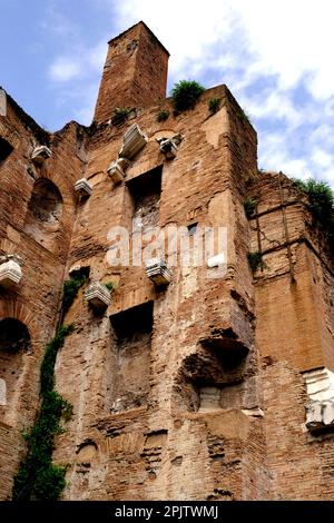 Mur extérieur de la basilique Santa Maria Degli Angeli dei Martiri à Rome, Italie Banque D'Images