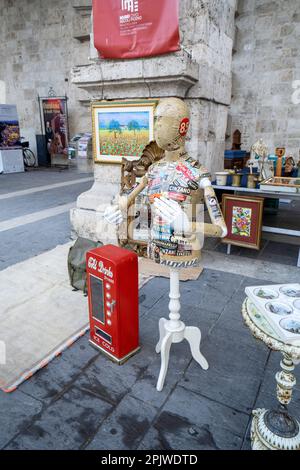 Piazza Arringo Square, Foire des antiquités, Ascoli Piceno, Marche, Italie, Europe Banque D'Images