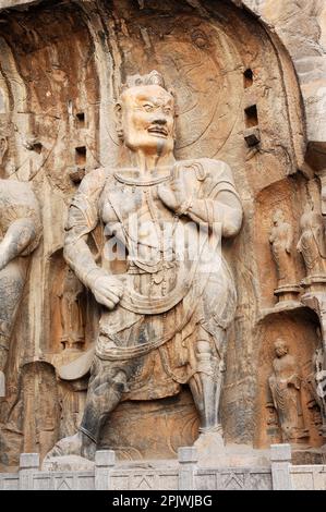 Grottes de Longmen, le temple bouddhiste de roche, 5th-7th Century AD. Temple de la vénération ancêtre. Henan, Luoyang, Chine Banque D'Images