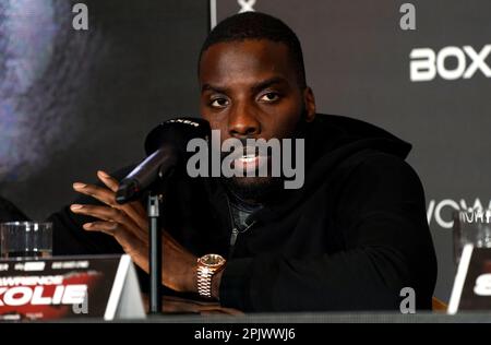 Lawrence Okolie lors d'une conférence de presse à l'hôtel Landmark de Londres. Lawrence Okolie visera une quatrième défense réussie de son titre mondial de poids de croisière WBO lorsqu'il prendra la tête de son collègue britannique Chris Billam-Smith au stade Vitality de Bournemouth sur 27 mai. Date de la photo: Mardi 4 avril 2023. Banque D'Images