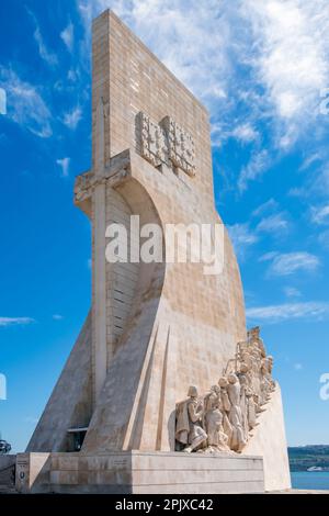 Monument aux découvertes (Padrao dos Descobrimentos) près de la rive du Tage, Belem, Lisbonne, Portugal Banque D'Images