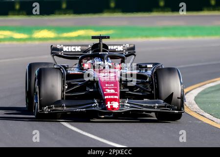 Melbourne, Victoria, Australie. 2nd avril 2023. MELBOURNE, AUSTRALIE - 2 AVRIL : les Bottas de Valtteri de Finlande pilotant la Ferrari Alfa Romeo F1 C43 le jour de la course, lors du Grand Prix d'Australie 2023 à Albert Park on 2 avril 2023 à Melbourne, en Australie. (Credit image: © Chris Putnam/ZUMA Press Wire) USAGE ÉDITORIAL SEULEMENT! Non destiné À un usage commercial ! Banque D'Images