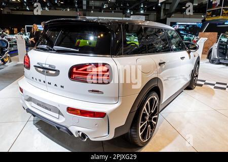 La voiture Mini Clubman a été présentée au salon européen de l'automobile de Bruxelles. Bruxelles, Belgique - 13 janvier 2023. Banque D'Images