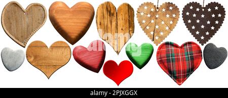 Groupe de coeurs, en bois, pierre, tissu, métal et bois, isolé sur fond blanc. Banque D'Images