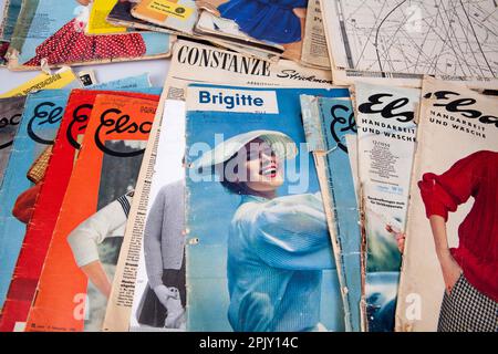 Vieux magazines de mode, 50s ans, Allemagne, Europe Banque D'Images