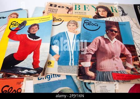 Vieux magazines de mode, 50s ans, Allemagne, Europe Banque D'Images