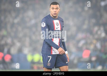 Paris, France, France. 2nd avril 2023. Kylian MBAPPE du PSG lors du match de la Ligue 1 entre Paris Saint-Germain (PSG) et l'Olympique Lyonnais (OL) au stade du Parc des Princes sur 02 avril 2023 à Paris, France. (Credit image: © Matthieu Mirville/ZUMA Press Wire) USAGE ÉDITORIAL SEULEMENT! Non destiné À un usage commercial ! Banque D'Images