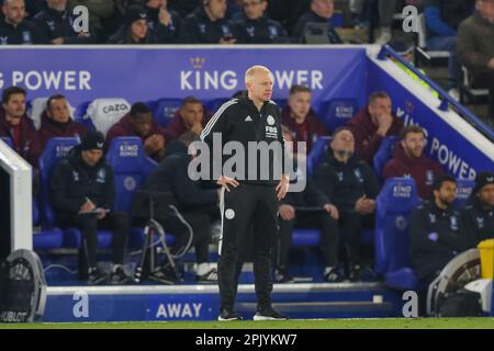 Adam Sadler, entraîneur en chef de Leicester City, regarde pendant le match Premier League Leicester City contre Aston Villa au King Power Stadium, Leicester, Royaume-Uni, 4th avril 2023 (photo de Gareth Evans/News Images) Banque D'Images