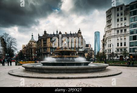 Bilbao, Espagne - 2 avril 2023: Palais Chavarri ou Palacio Chavarri est un bâtiment autour de la place Moyua à Bilbao, pays basque dans le nord de l'Espagne Banque D'Images