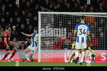 4th avril 2023 ; Stade Vitality, Boscombe, Dorset, Angleterre : Premier League football, AFC Bournemouth versus Brighton et Hove Albion ; Evan Ferguson de Brighton & amp ; Hove Albion marque ses scores en 27th minutes pour 0-1 Banque D'Images