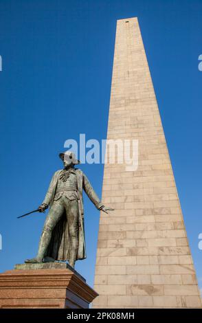 Statue du colonel William Prescott au-dessous du Bunker Hill Memorial, Boston, Massachusetts, États-Unis. Banque D'Images