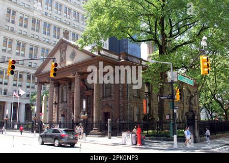 St. Paul's Chapel à Lower Manhattan, une paroisse épiscopale, située au 209 Broadway, exemple de l'architecture de l'église géorgienne tardive, New York, NY, États-Unis Banque D'Images