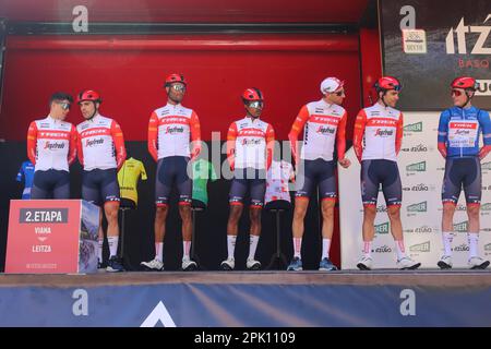 Viana, Espagne. 4th avril 2023. Trek-Segafredo au cours de la phase 2nd du pays basque Itzulia entre Viana et Leitza, sur 04 avril 2023, à Viana, Espagne. (Photo d'Alberto Brevers/Pacific Press) crédit: Pacific Press Media production Corp./Alamy Live News Banque D'Images