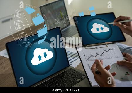 En direct en streaming Télécharger la sauvegarde des données numériques de calcul du transfert , le streaming Télécharger Banque D'Images