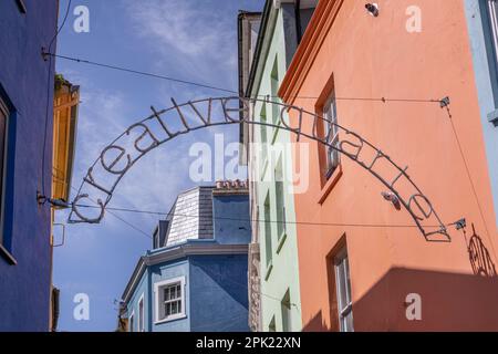 Le panneau pour Folkestone's Creative Quarter sur Old High Street Banque D'Images