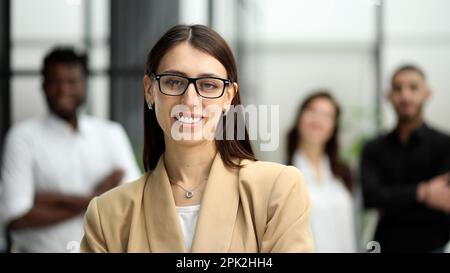 Là où l'on se concentre, la réussite passe. Concept de femme réussi Banque D'Images