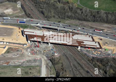 Vue aérienne d'un nouveau pont en cours de construction pour l'autoroute A1(M) près de Gateshead, Tyne & Wear Banque D'Images