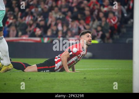 Bilbao, Espagne. 04th avril 2023. Bilbao, Espagne, 04 avril 2023: Le joueur du club sportif Yeray (5) regrette une erreur lors de la deuxième partie des demi-finales de la SM El Rey Cup entre le club athlétique et CA Osasuna, sur 04 avril 2023, au stade de San Mames, Bilbao, Espagne. (Photo par Alberto Brevers/Pacific Press/Sipa USA) Credit: SIPA USA/Alay Live News Banque D'Images