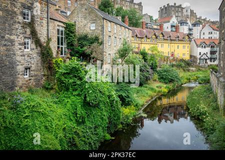 Village Dean, paysage urbain et eau de la rivière Leith à Édimbourg, Écosse Banque D'Images