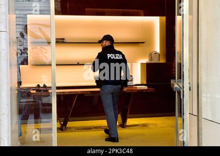 Rome, Italie, 05/04//2023, **PAS DE WEB ET DE JOURNAUX UNIQUEMENT POUR L'ITALIE** Rome, Fendi vol qualifié : 29 bagages volés pour un total de 219 mille euros Banque D'Images