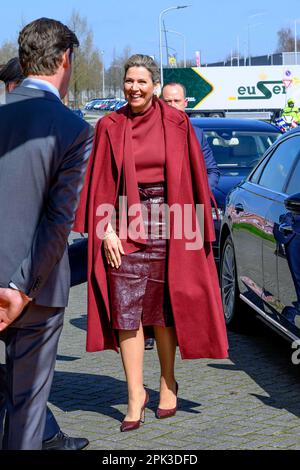 Raalte, pays-Bas, 05 avril 2023, la reine Maxima des pays-Bas arrive au groupe Maan à Raalte, sur 05 avril 2023, pour une visite, la société s'est développée en un spécialiste dans le domaine du revêtement thermofusible, de la technologie de précision et des (bio)polymères. En 2022, le groupe Maan a remporté le prix King Willem I photo: Albert Nieboer/Netherlands OUT/point de vue OUT Banque D'Images