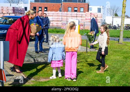 Raalte, pays-Bas, 05 avril 2023, la reine Maxima des pays-Bas arrive au groupe Maan à Raalte, sur 05 avril 2023, pour une visite, la société s'est développée en un spécialiste dans le domaine du revêtement thermofusible, de la technologie de précision et des (bio)polymères. En 2022, le groupe Maan a remporté le prix King Willem I photo: Albert Nieboer/Netherlands OUT/point de vue OUT Banque D'Images