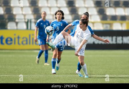 Géorgie Chalatsogianni de Grèce U19 lors du Championnat européen des femmes U19 2023, Round 2, match de football entre, GRECE U19 femmes et Italie U19 femmes, le 05 avril 2023, au stade ‘Silvio Piola, Vrcelli, Italie. Photo Nderim Kaceli Banque D'Images