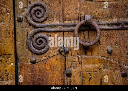 Détail de la porte du 'Conventet' (couvent) du monastère de Pedralbes (Barcelone, Catalogne, Espagne) ESP: Detalle de la puerta del Conventet Banque D'Images