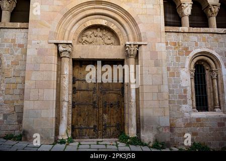 Détail de la porte du 'Conventet' (couvent) du monastère de Pedralbes (Barcelone, Catalogne, Espagne) ESP: Detalle de la puerta del Conventet Banque D'Images