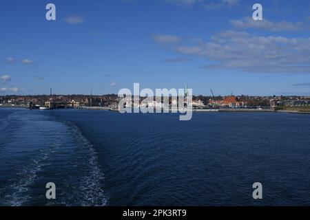 Helingor /Danemark/05 avril 2023/ Château de Kronborg le plus célèbre château de Denamrk Hrlmrt casdtle dans la ville de habour, vue sur Helingborg Seden (photo.Francis Joseph Dean/Dean Pictures) Banque D'Images