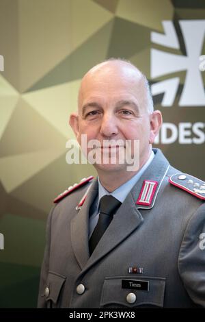 Brême, Allemagne. 05th avril 2023. Colonel Andreas Timm, commandant du commandement de l'État de Brême. La Bundeswehr a un nouvel officier de liaison dans l'État de Brême: Le colonel Timm prend la relève du colonel Dorfmüller en tant que commandant du commandement de l'État. Les commandements de l'État sont les points de contact pour les gouvernements respectifs de l'État lorsque les autorités civiles ont besoin du soutien de la Bundeswehr en cas de crise ou de catastrophe. Credit: Sina Schuldt/dpa/Alay Live News Banque D'Images