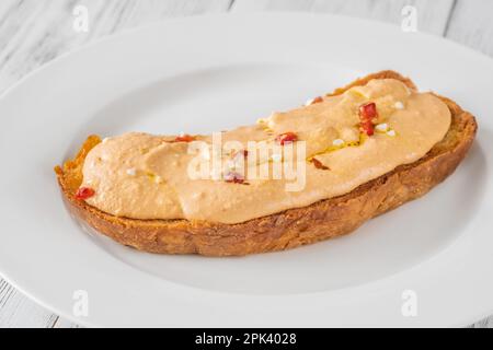 Bol de pâte à tartiner à base de fromage Tirokafei de Grèce Banque D'Images