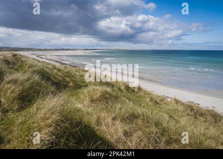 La plage de Howmore (Tobha Mor) se trouve à l'ouest du Loch Druidibeg et vous pourrez admirer de charmants cottages en chaume et d'anciennes chapelles pendant que vous vous promenez le long de l' Banque D'Images