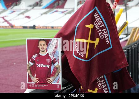 Stade de Londres, Londres, Royaume-Uni. 5th avril 2023. Premier League football, West Ham United contre Newcastle United; programme de match avec drapeaux de coin crédit: Action plus Sports/Alamy Live News Banque D'Images