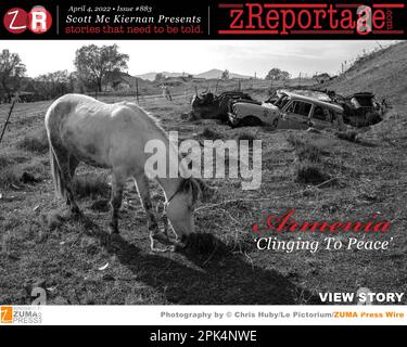 zReportage.com Histoire de la semaine #883: MARDI 4 avril 2023: "Arménie: S'accrocher à la paix" par le photographe primé le Pictorium Chris Huby: Deux ans après leur deuxième guerre sur le Haut-Karabakh, l'Arménie et l'Azerbaïdjan sont loin de commencer un troisième. En janvier 2023, l'UE a annoncé une nouvelle mission de surveillance de la frontière Arménie-Azerbaïdjan. Les combats y ont éclaté en septembre dernier, bien que la diplomatie de haut niveau ait contribué à l'empêcher de se lancer dans une guerre à grande échelle. Mais avec les pourparlers de paix vaciller, et Bakou dans une position militaire plus forte, le risque de nouveaux affrontements subsiste Banque D'Images