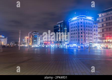 Istanbul, Turquie - 11 décembre 2022 : place Taksim la nuit. Banque D'Images