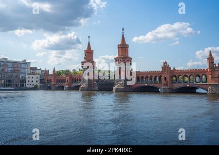 Pont Oberbaum (Oberbaumbrucke) - Berlin, Allemagne Banque D'Images