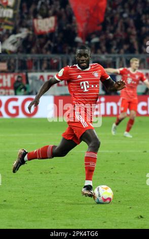 Munich, Allemagne . 04th avril 2023. MUNICH, ALLEMAGNE - AVRIL 04: 2 Dayot UAMECANO lors du quart de finale de la coupe DFB entre le FC Bayern MŸnchen et SC Freiburg à l'Allianz Arena sur 04 avril 2023 à Munich, Allemagne.DFB-Pokal - coupe DFB - match de football entre le FC Bayern Muenchen et SC FREIBURG à Munich sur 4. Avril 2023, 1:2 - DFB Fussball, (photo et copyright @ ATP images/Arthur THILL (THILL Arthur/ATP/SPP) crédit: SPP Sport Press photo. /Alamy Live News Banque D'Images