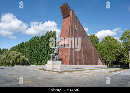 Mémorial de la guerre soviétique à Treptower Park - Berlin, Allemagne Banque D'Images