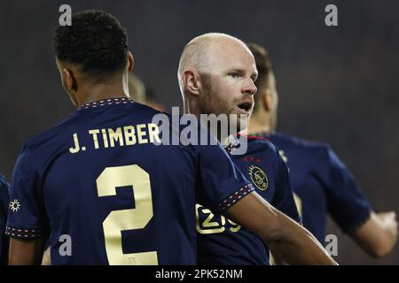 ROTTERDAM - (LR) Bois de Jurien d'Ajax, Davy Klaassen d'Ajax pendant la demi-finale du match de la coupe KNVB entre Feyenoord et Ajax à Feyenoord Stadion de Kuip on 5 avril 2023 à Rotterdam, pays-Bas ANP MAURICE VAN STEEN Banque D'Images