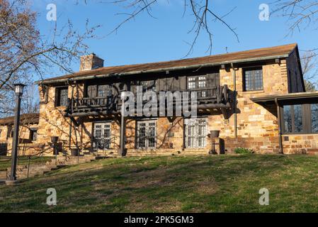 Makanda, Illinois - États-Unis - 20 mars 2023 : extérieur du parc national de Giant City Lodge, construit dans les années 1930, à Makanda, Illinois, États-Unis. Banque D'Images