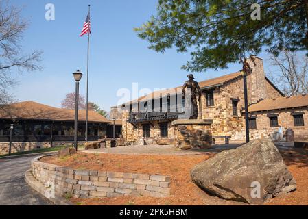 Makanda, Illinois - États-Unis - 20 mars 2023 : extérieur du parc national de Giant City Lodge, construit dans les années 1930, à Makanda, Illinois, États-Unis. Banque D'Images