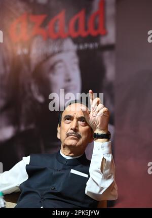 NEW DELHI, INDE - AVRIL 5 : Ghulam Nabi Azad pendant la fonction de son livre "Azaad" au Musée Nehru sur 5 avril 2023 à New Delhi, Inde. (Photo de Sanjeev Verma/Hindustan Times/Sipa USA) Banque D'Images